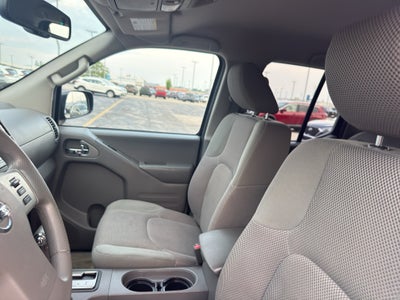2015 Nissan Frontier 4WD Crew Cab LWB Auto SV