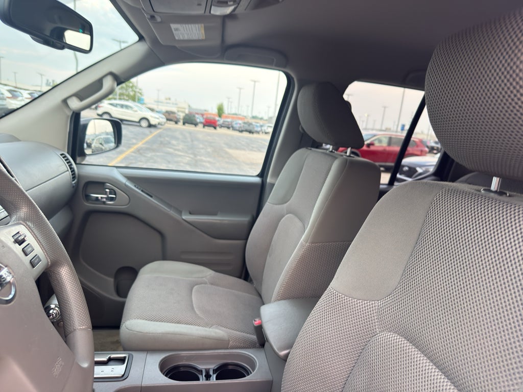 2015 Nissan Frontier 4WD Crew Cab LWB Auto SV