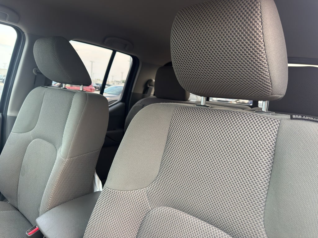 2015 Nissan Frontier 4WD Crew Cab LWB Auto SV