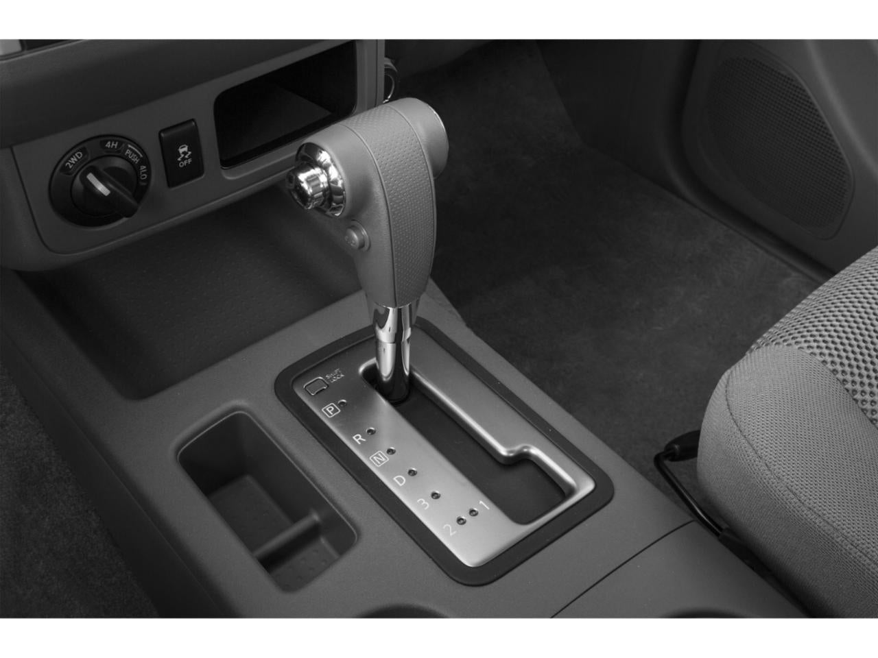 2015 Nissan Frontier 4WD Crew Cab LWB Auto SV