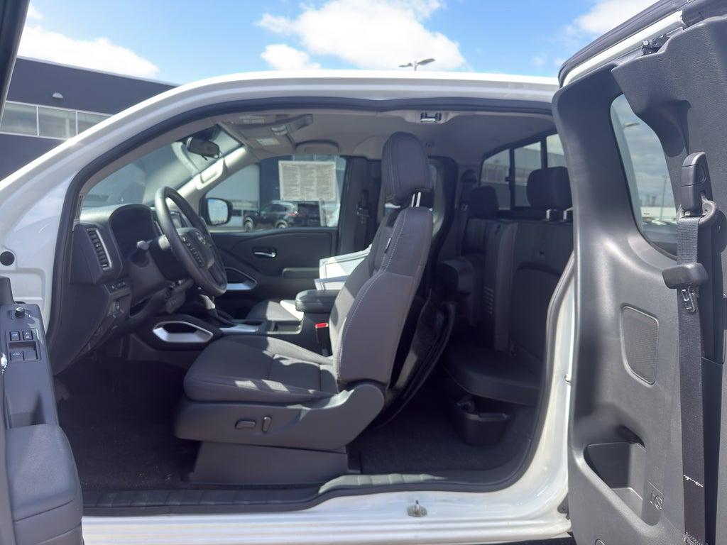 2024 Nissan Frontier King Cab 4x4 SV