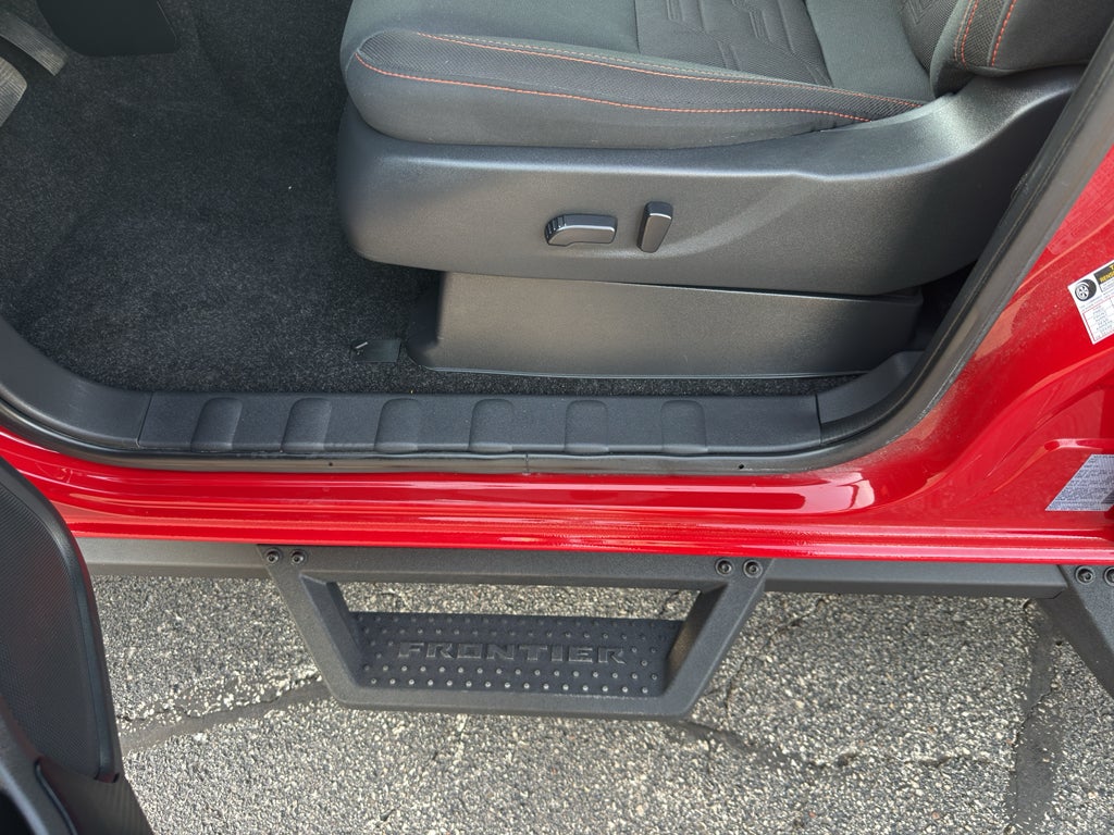 2024 Nissan Frontier Crew Cab 4x4 PRO-4X