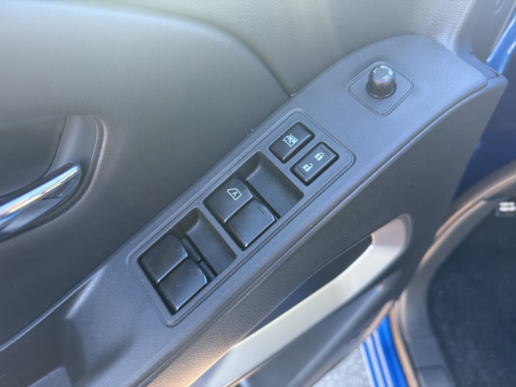 2024 Nissan Frontier Crew Cab 4x4 SL