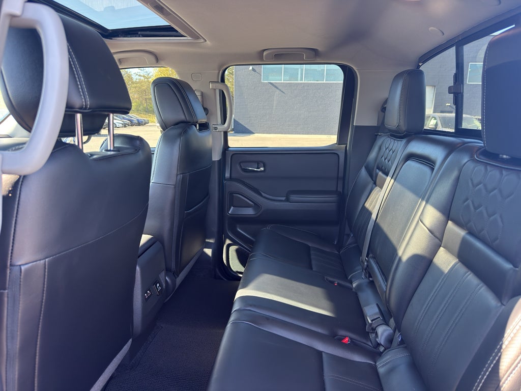 2024 Nissan Frontier Crew Cab 4x4 SL