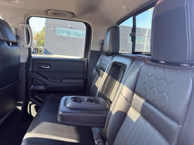 2024 Nissan Frontier Crew Cab 4x4 SL