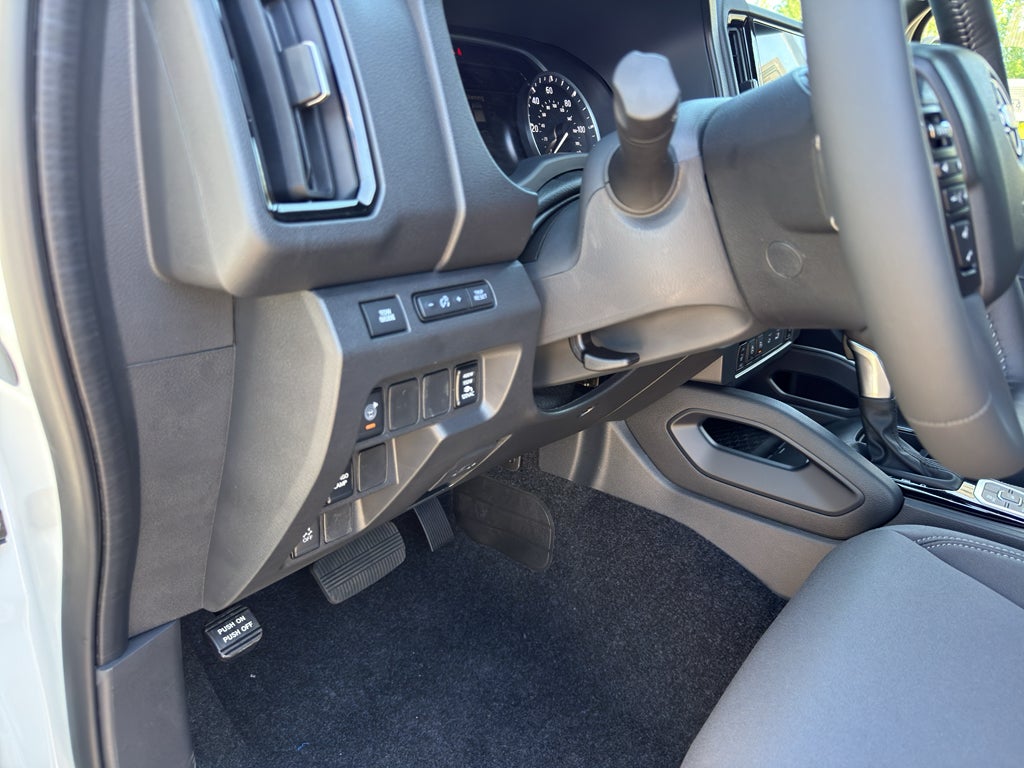 2026 Nissan Frontier Crew Cab 4x4 SV