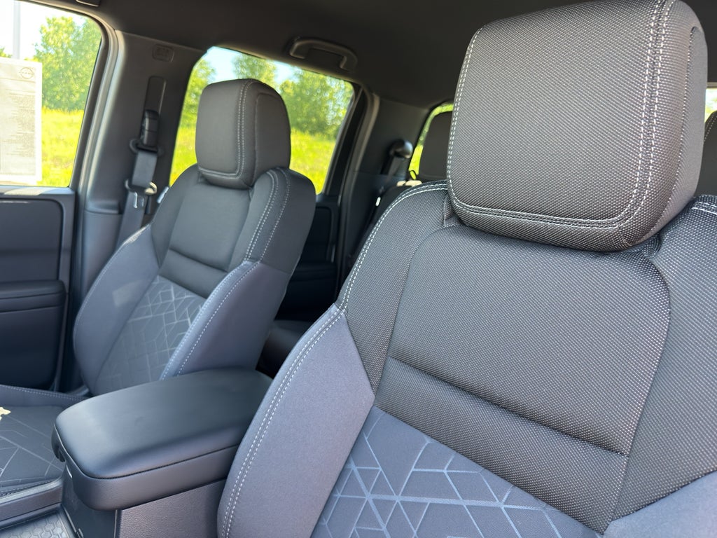 2026 Nissan Frontier Crew Cab 4x4 SV
