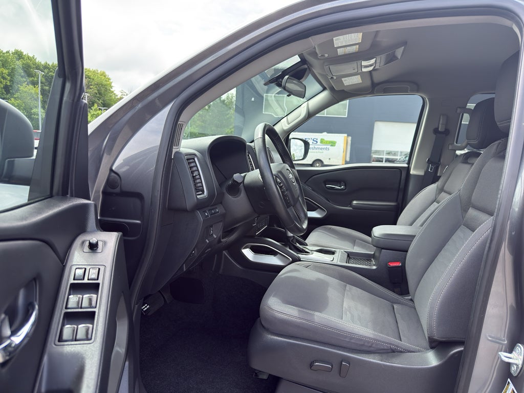 2023 Nissan Frontier Crew Cab 4x4 SV Auto