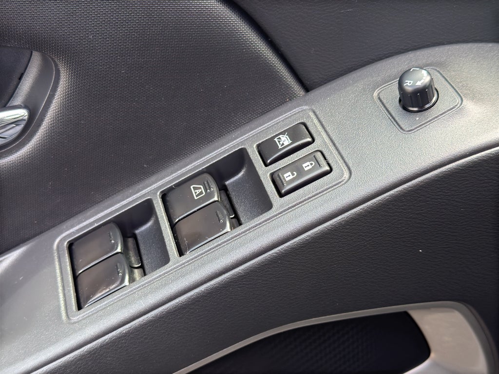 2023 Nissan Frontier Crew Cab 4x4 SV Auto
