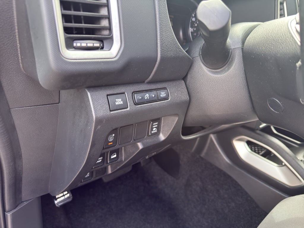 2023 Nissan Frontier Crew Cab 4x4 SV Auto