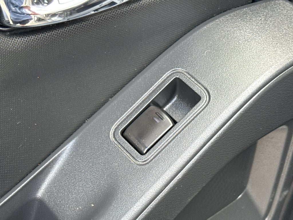 2023 Nissan Frontier Crew Cab 4x4 SV Auto