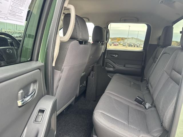 2023 Nissan Frontier Crew Cab 4x4 SV Auto