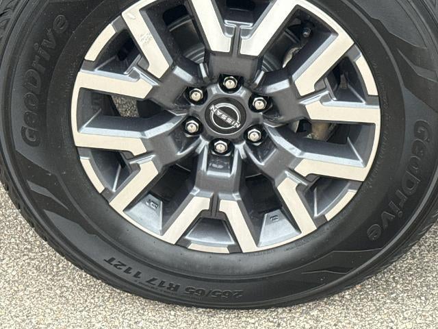 2023 Nissan Frontier Crew Cab 4x4 SV Auto
