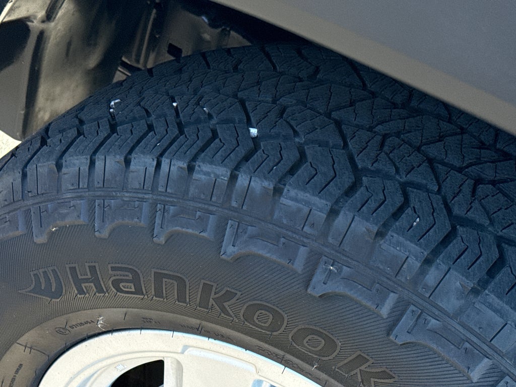 2024 Nissan Frontier Crew Cab 4x4 SV