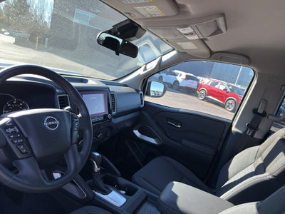 2024 Nissan Frontier Crew Cab 4x4 SV