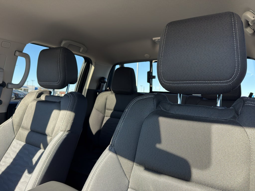 2024 Nissan Frontier Crew Cab 4x4 SV