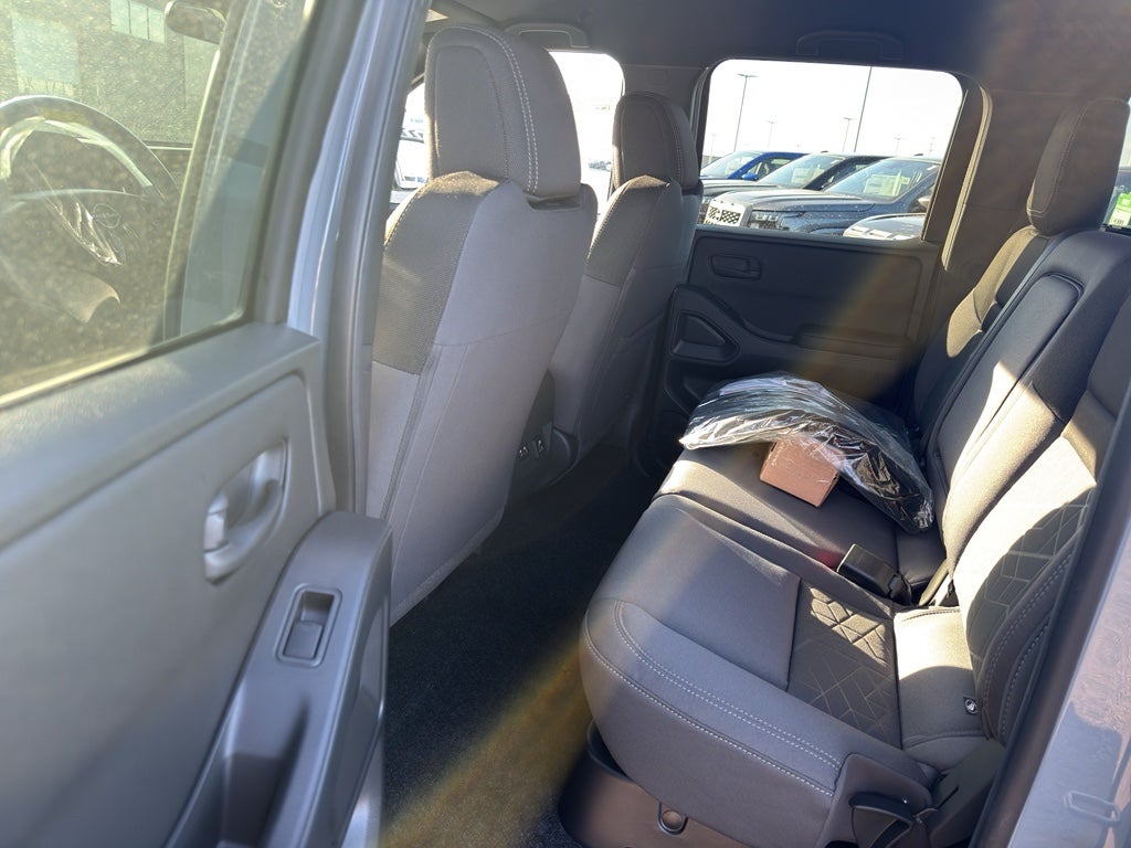 2026 Nissan Frontier Crew Cab 4x4 SV