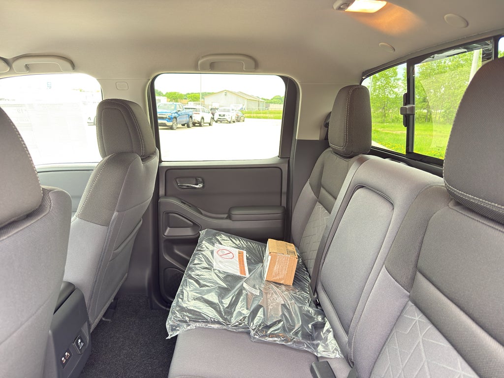 2026 Nissan Frontier Crew Cab 4x4 SV