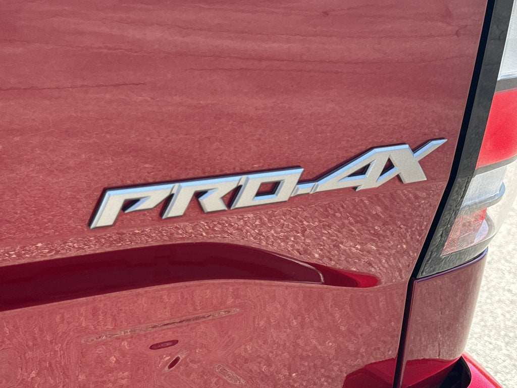 2023 Nissan Frontier Crew Cab 4x4 PRO-4X Auto
