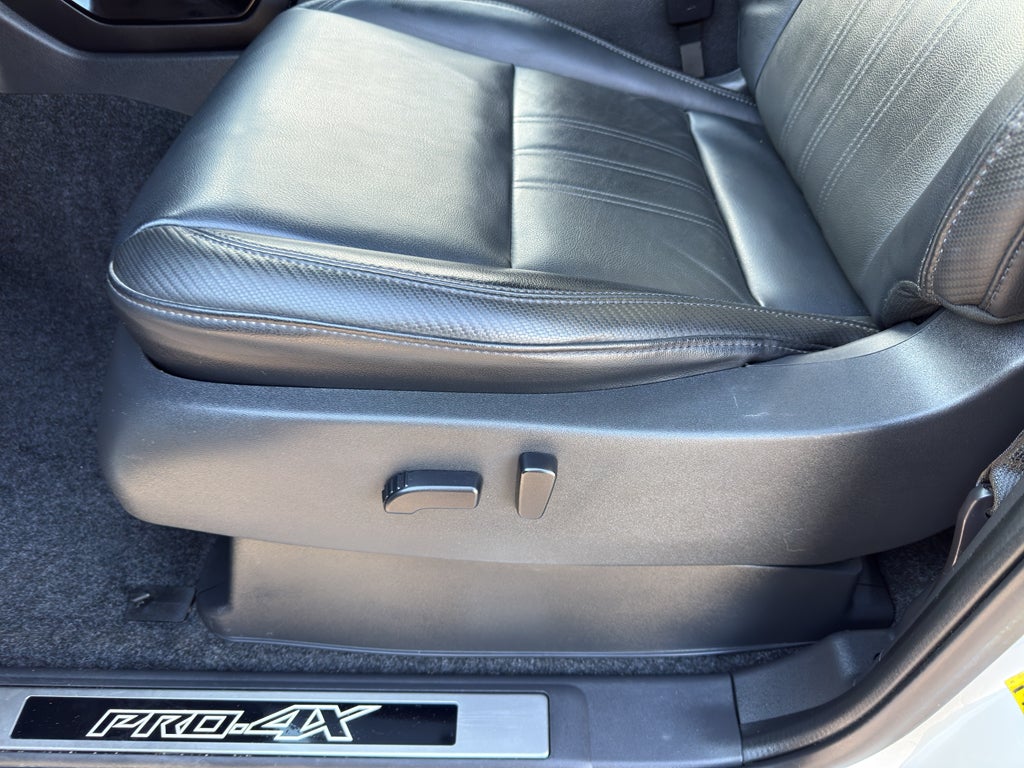 2022 Nissan Frontier Crew Cab 4x4 PRO-4X Auto