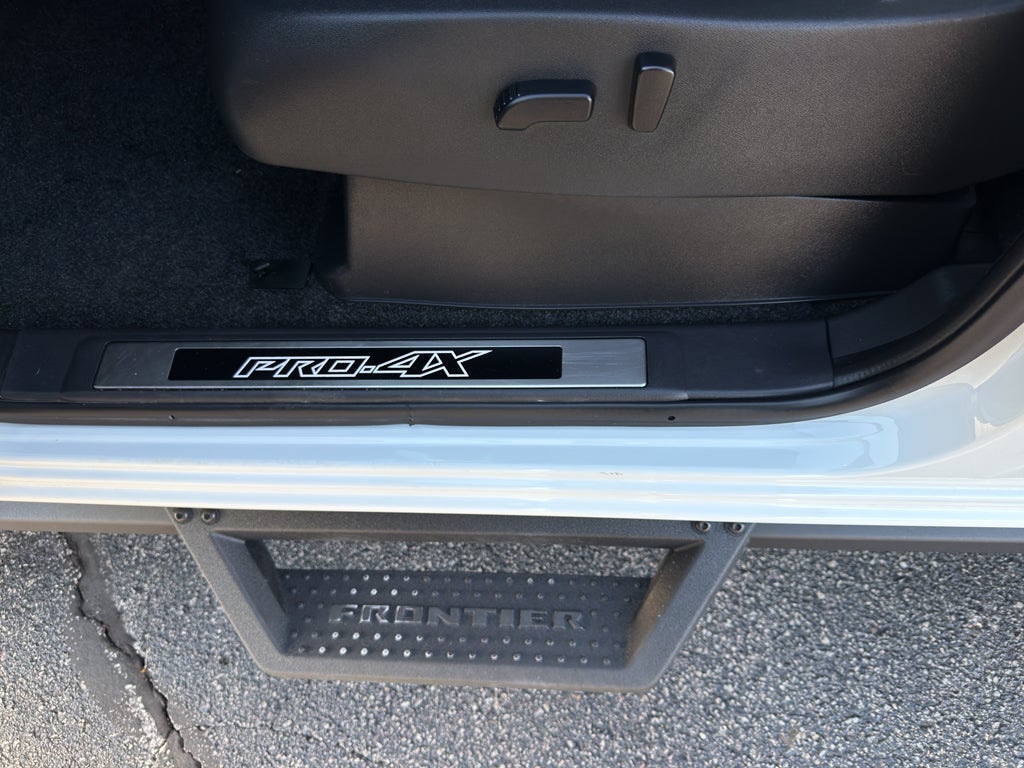 2022 Nissan Frontier Crew Cab 4x4 PRO-4X Auto