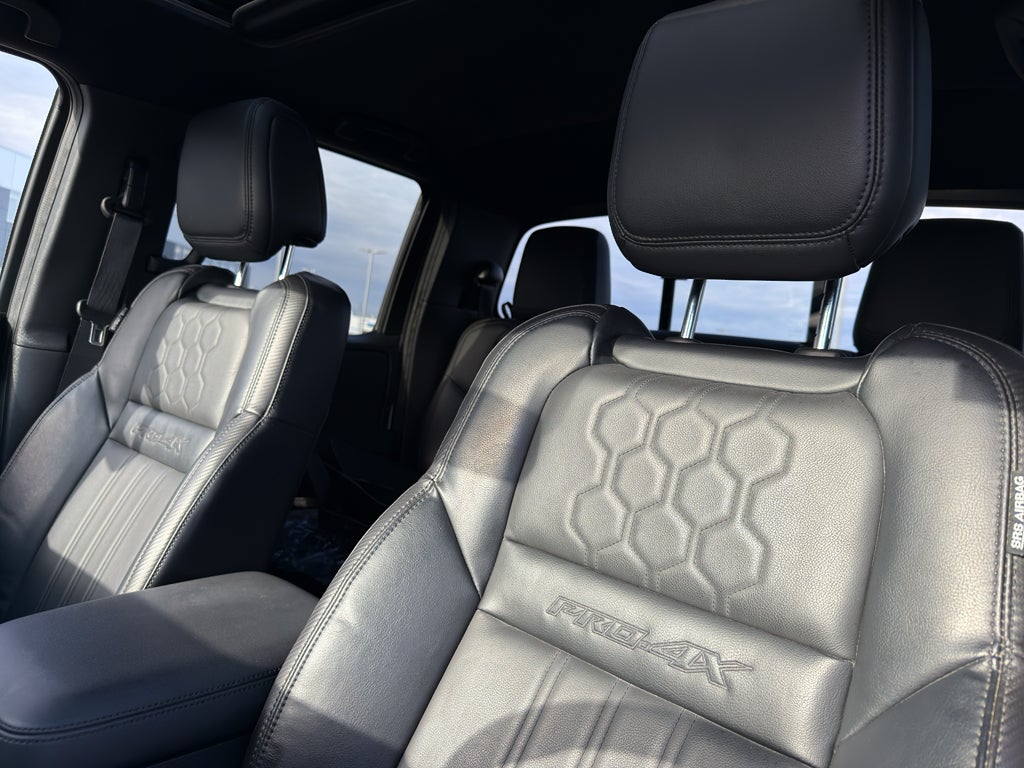 2022 Nissan Frontier Crew Cab 4x4 PRO-4X Auto