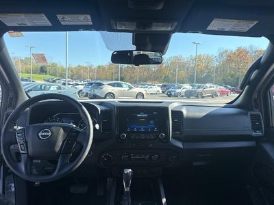 2023 Nissan Frontier Crew Cab 4x4 SV Auto