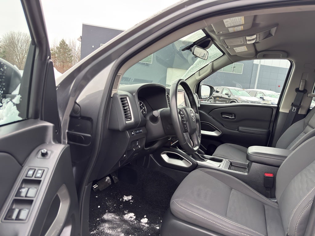 2024 Nissan Frontier Crew Cab 4x4 SV