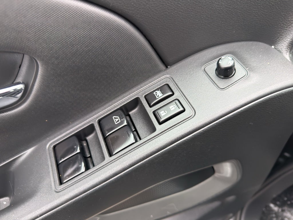 2024 Nissan Frontier Crew Cab 4x4 SV