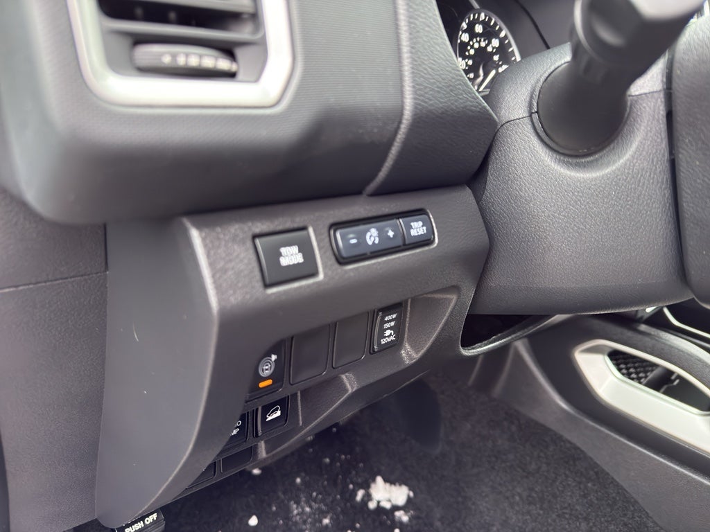 2024 Nissan Frontier Crew Cab 4x4 SV