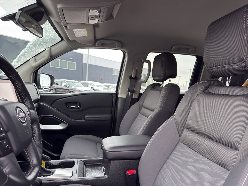 2024 Nissan Frontier Crew Cab 4x4 SV
