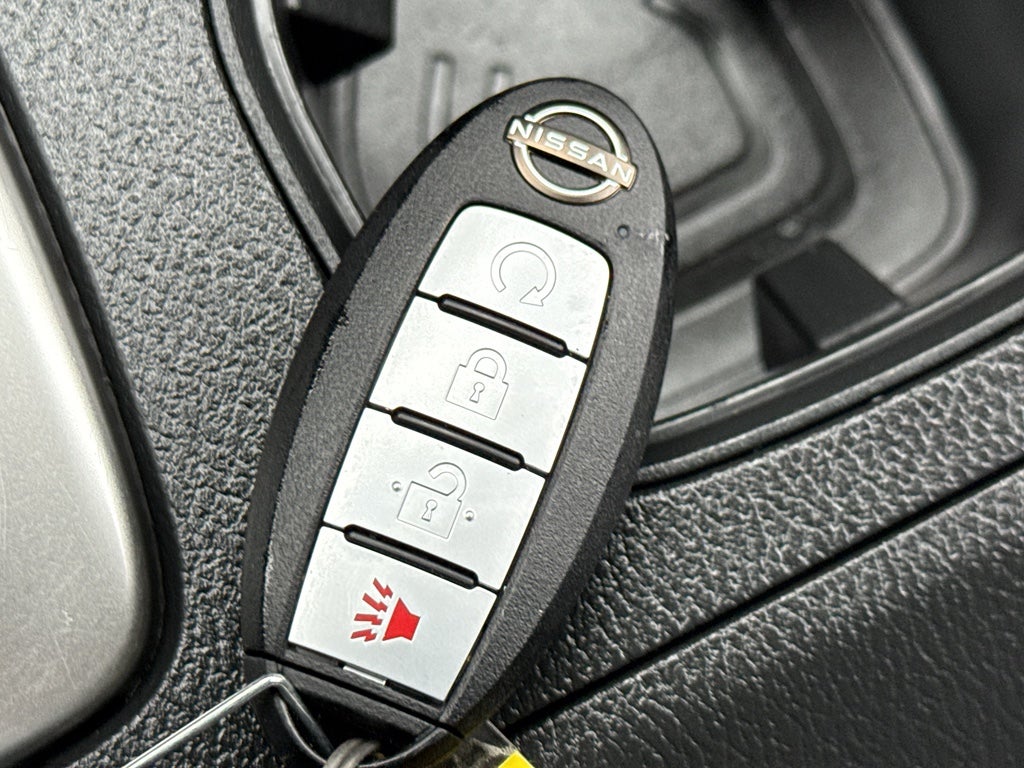 2024 Nissan Frontier Crew Cab 4x4 SV