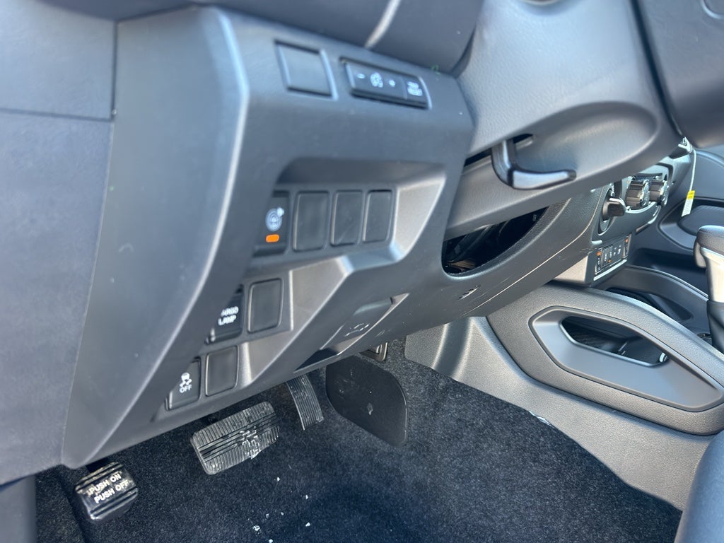 2026 Nissan Frontier Crew Cab 4x4 SV