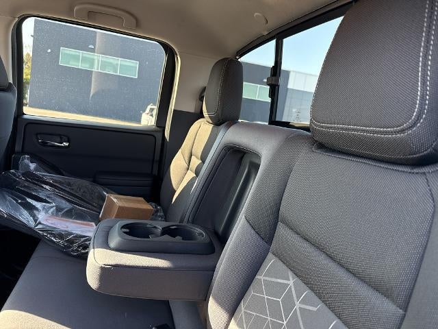 2027 Nissan Frontier Crew Cab 4x4 SV