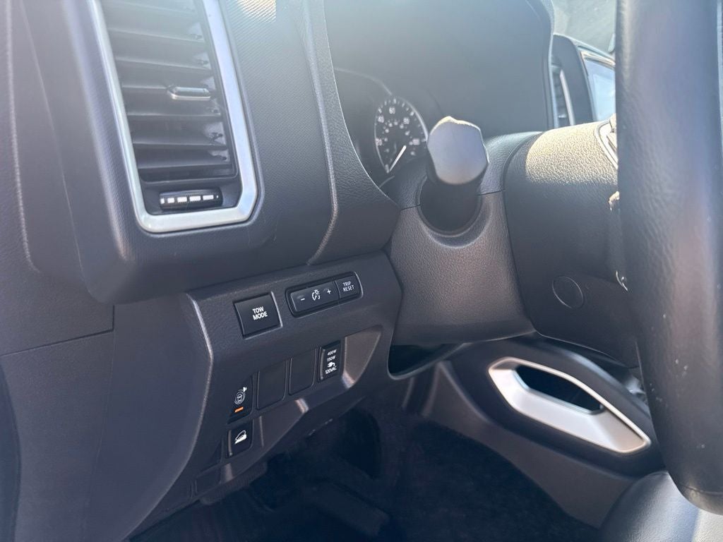 2024 Nissan Frontier Crew Cab 4x4 SL
