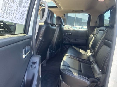 2024 Nissan Frontier Crew Cab 4x4 SL