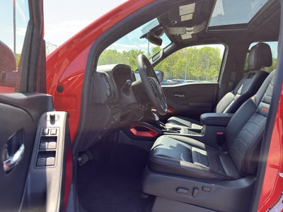 2025 Nissan Frontier Crew Cab 4x4 PRO-4X