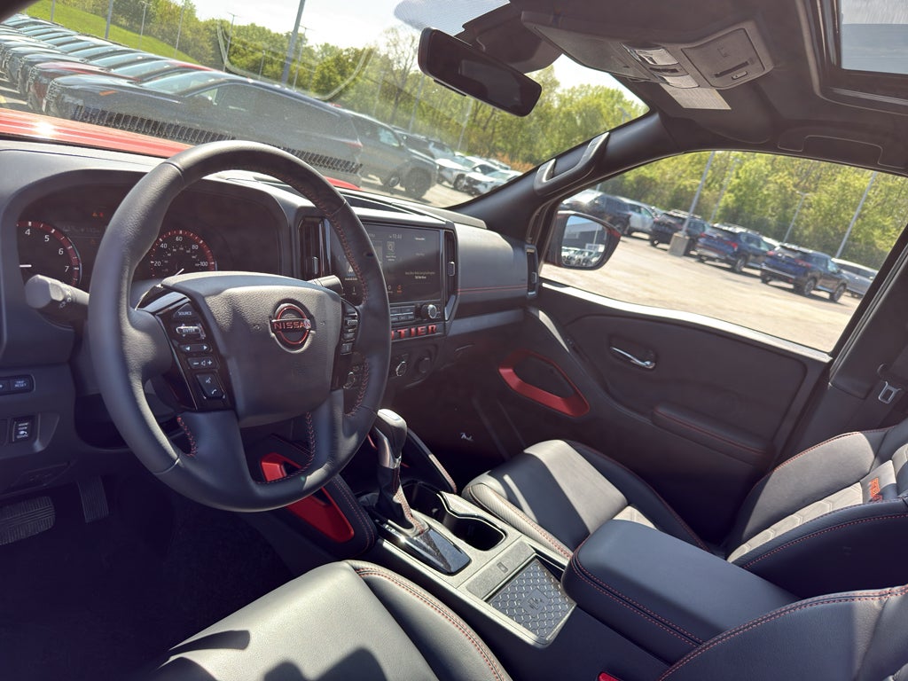 2025 Nissan Frontier Crew Cab 4x4 PRO-4X