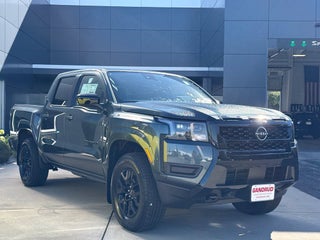 2027 Nissan Frontier Crew Cab 4x4 SV