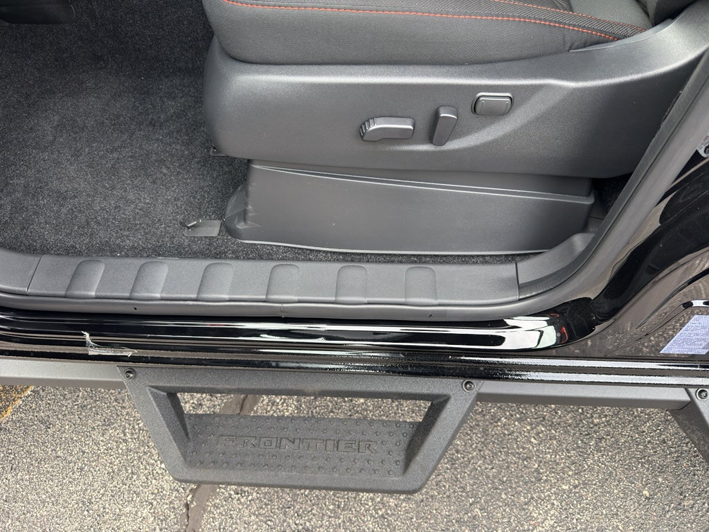 2026 Nissan Frontier Crew Cab 4x4 PRO-4X