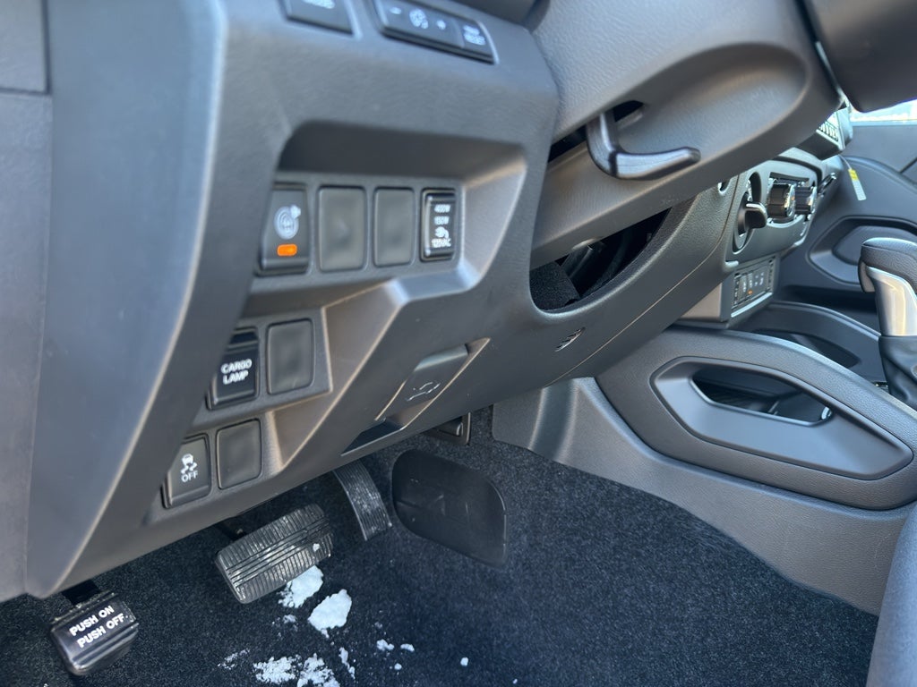 2026 Nissan Frontier Crew Cab 4x4 SV