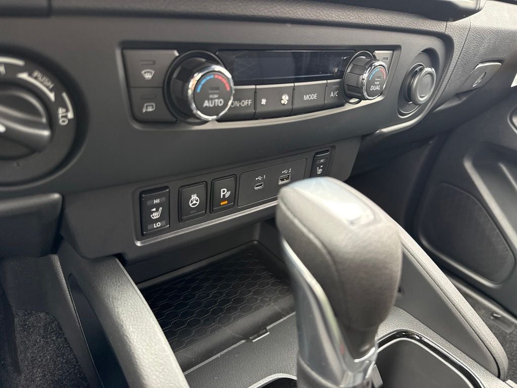 2027 Nissan Frontier Crew Cab 4x4 Long Bed SV