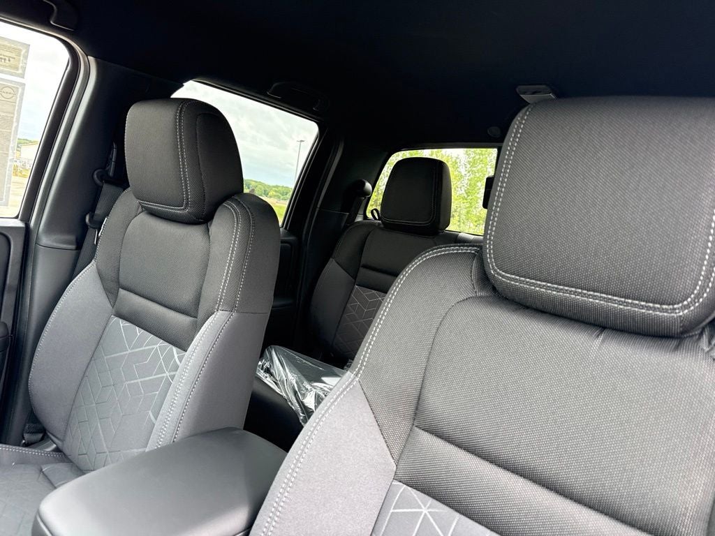 2027 Nissan Frontier Crew Cab 4x4 Long Bed SV
