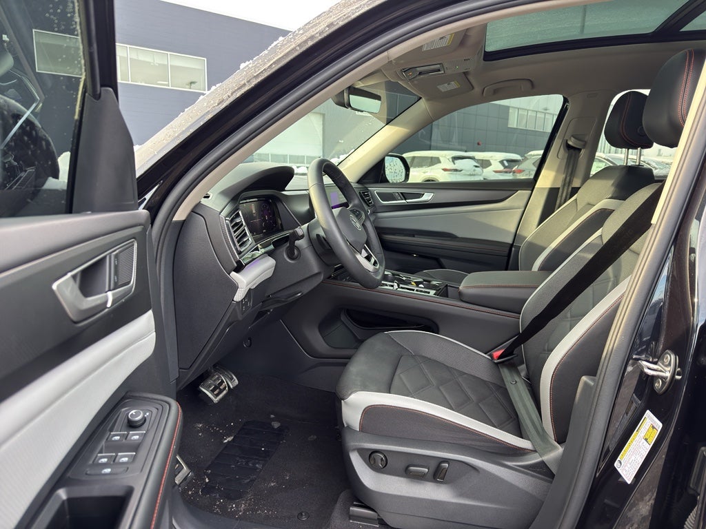 2024 Volkswagen Atlas 2.0T Peak Edition SE w/Technology 4MOTION