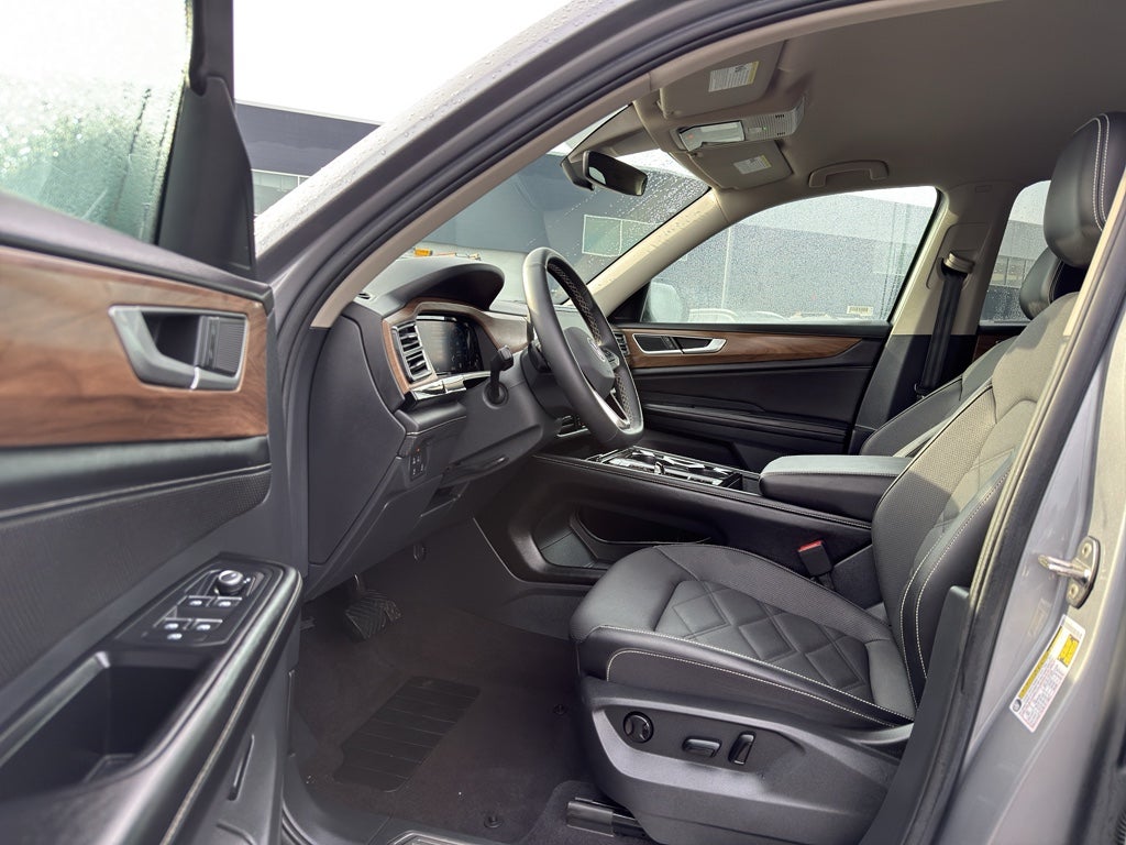 2024 Volkswagen Atlas 2.0T SE w/Technology 4MOTION