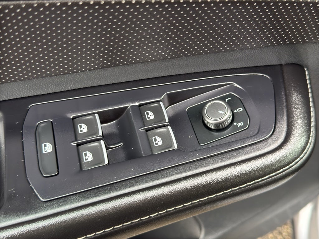 2024 Volkswagen Atlas 2.0T SE w/Technology 4MOTION