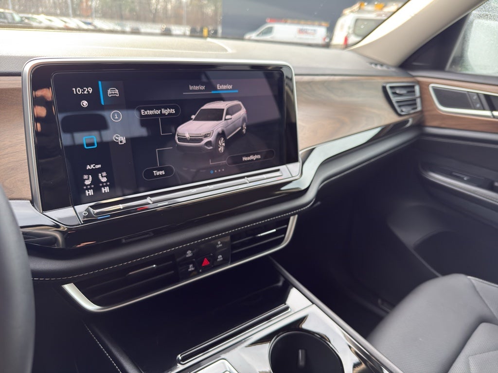 2024 Volkswagen Atlas 2.0T SE w/Technology 4MOTION