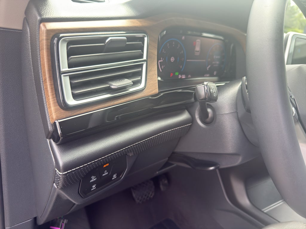 2024 Volkswagen Atlas 2.0T SE w/Technology 4MOTION