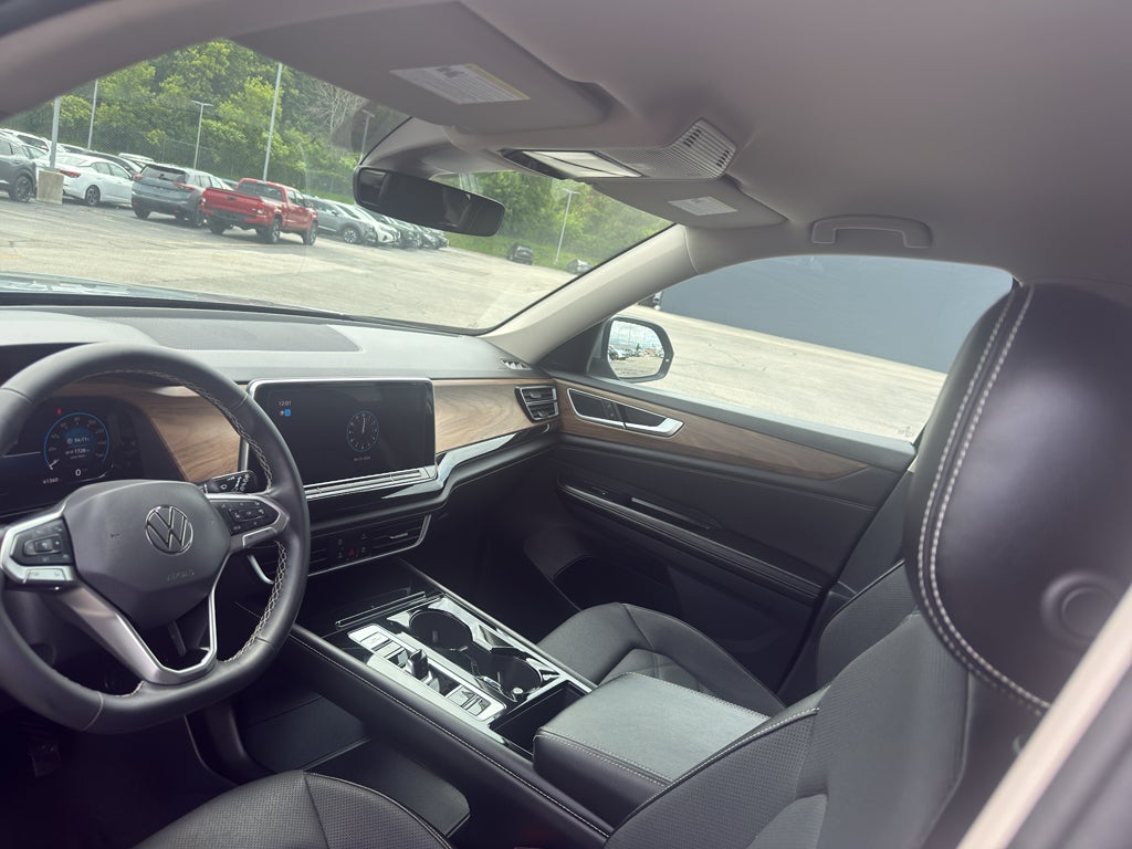 2024 Volkswagen Atlas 2.0T SE w/Technology 4MOTION