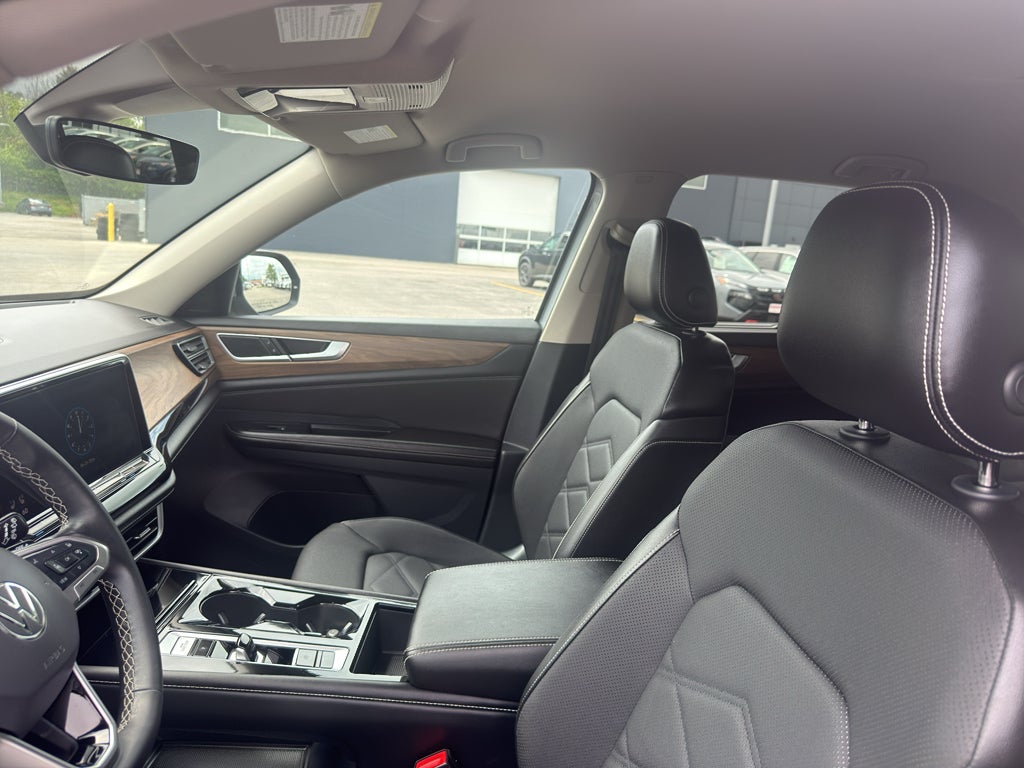 2024 Volkswagen Atlas 2.0T SE w/Technology 4MOTION